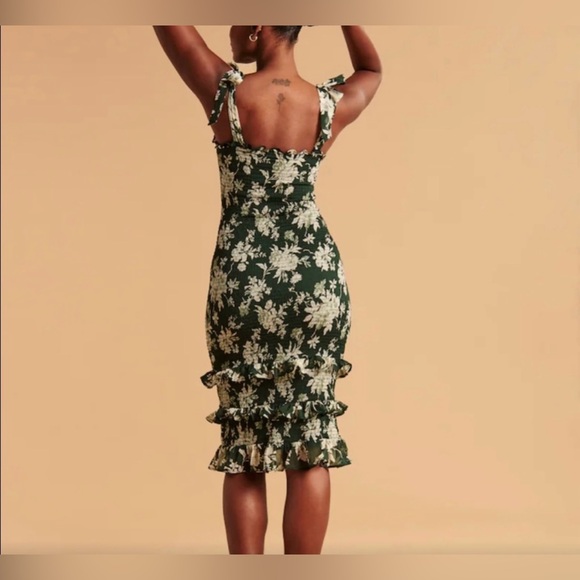 Abercrombie & Fitch Tie Strap Smocked Midi Dress - Size S - Green - Picture 2 of 5